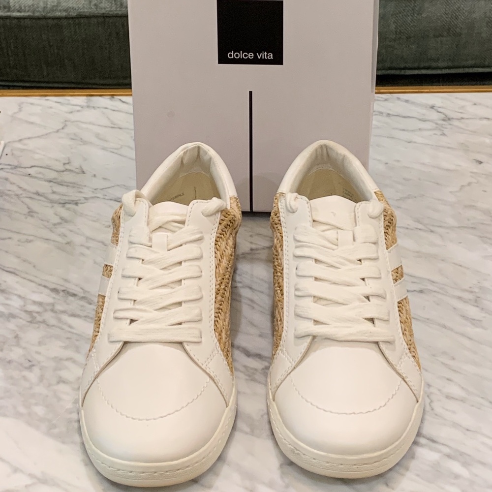 NWT Dolce Vita Neo Sneakers